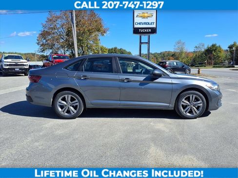 Used 2024 Volkswagen Jetta SE image 5