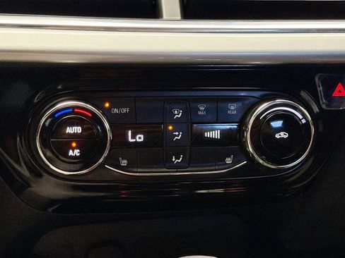 Used 2025 Chevrolet Trax LT w/ Driver Confidence Package FWD image 10
