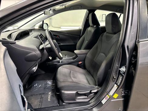 Used 2017 Toyota Prius Two w/ Prius Two Safety Plus Package FWD image 27