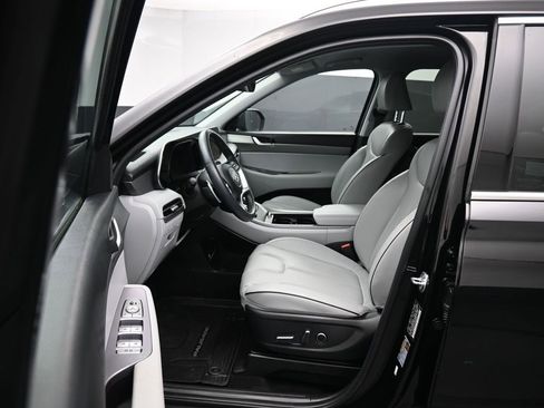 Used 2024 Hyundai Palisade SEL FWD image 11