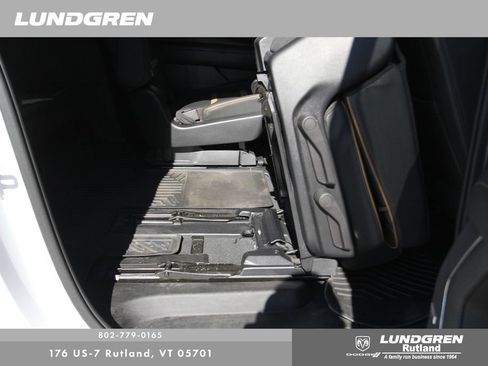 Used 2023 GMC Yukon XL AT4 AWD/4WD image 44