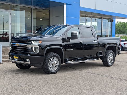Certified 2022 Chevrolet Silverado 3500 High Country w/ Z71 Off-Road Package AWD/4WD image 6