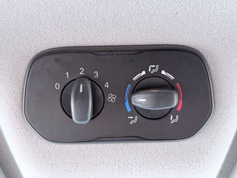 Used 2019 Ford Transit 350 XLT RWD image 13