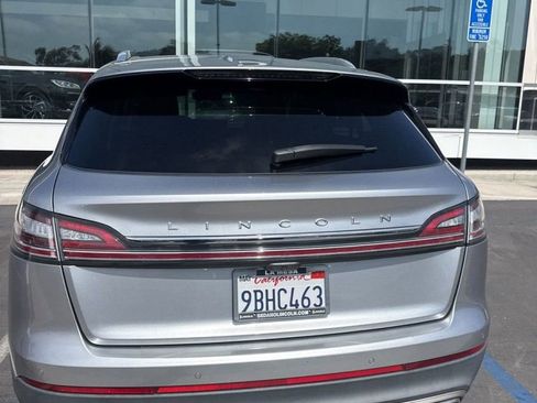 Used 2022 Lincoln Nautilus FWD w/ Premium Package image 3
