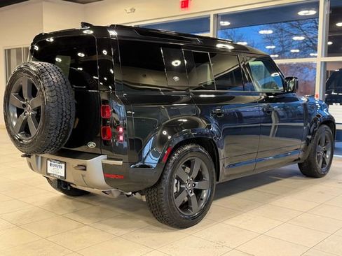 Used 2022 Land Rover Defender 110 X-Dynamic SE image 11