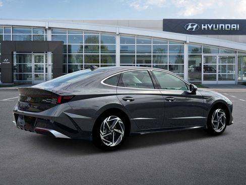 New 2026 Hyundai Sonata SEL FWD image 8
