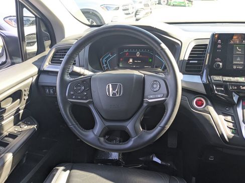 Used 2024 Honda Odyssey EX-L image 3