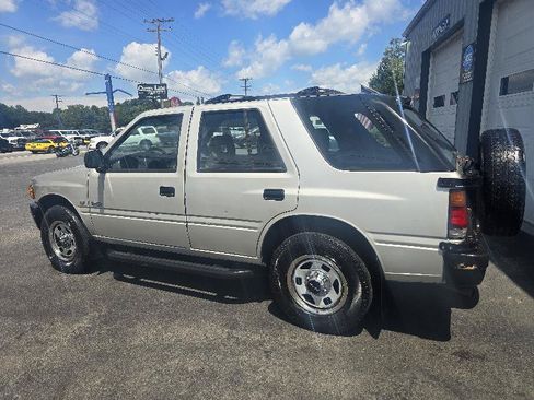 Used 1997 Isuzu Rodeo S AWD/4WD image 4