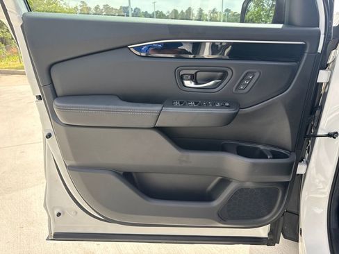 Certified 2025 Honda Pilot EX-L image 11