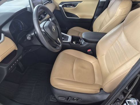 Used 2022 Toyota RAV4 Limited AWD/4WD image 21