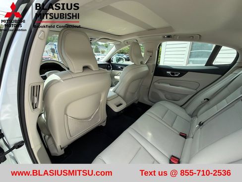 Used 2019 Volvo S60 T5 Momentum w/ Multimedia Package FWD image 47