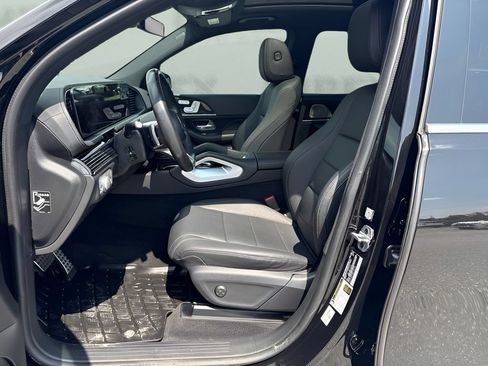 Used 2024 Mercedes-Benz GLS 450 4MATIC image 10