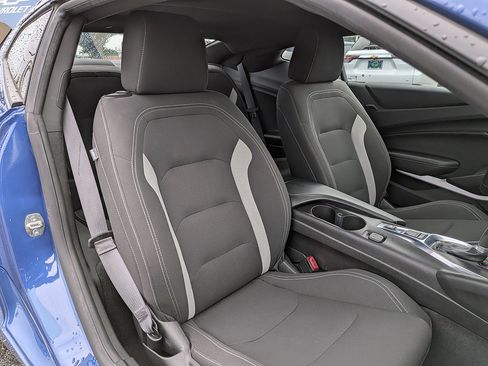 Certified 2021 Chevrolet Camaro LT RWD image 13