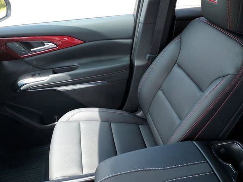 Used 2025 Chevrolet Traverse Z71 w/ Driver Confidence Package image 16