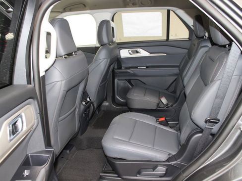 New 2026 Ford Explorer Active RWD image 25