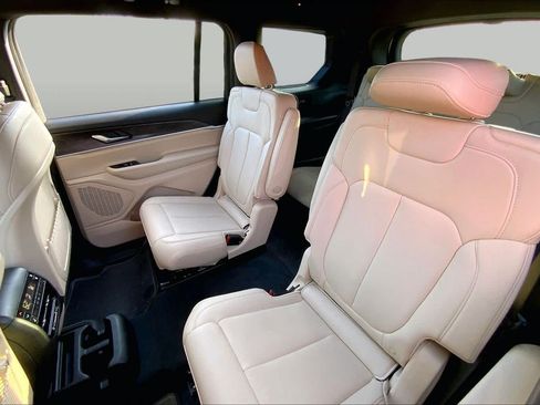 Used 2025 Jeep Grand Cherokee L Limited RWD image 20