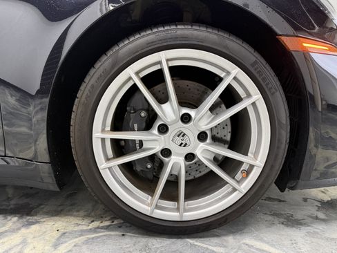 Used 2025 Porsche 911 Carrera image 35