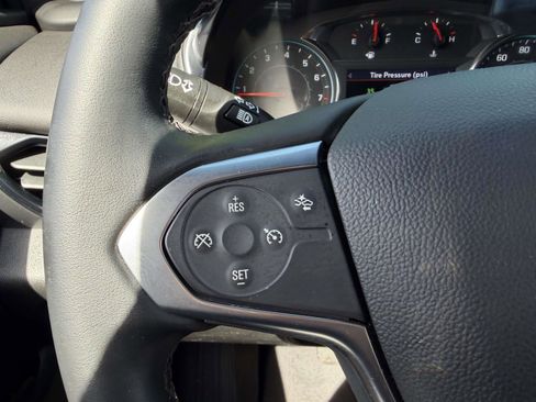 Used 2023 Chevrolet Traverse LT AWD/4WD image 28