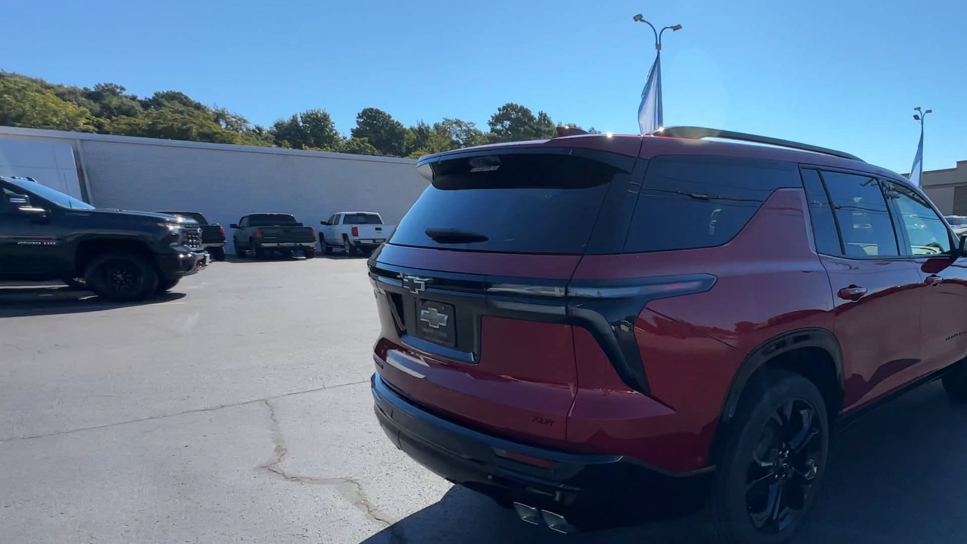 New 2027 Chevrolet Traverse RS w/ LPO, Floor Liner Package FWD image 8