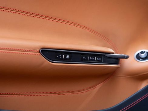 Used 2017 Ferrari GTC4Lusso image 26