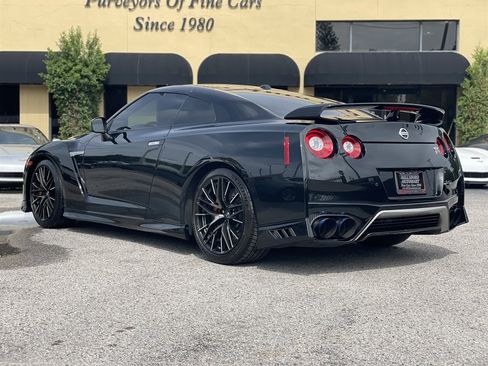 Used 2020 Nissan GT-R Premium w/ Premium Interior Package AWD/4WD image 12