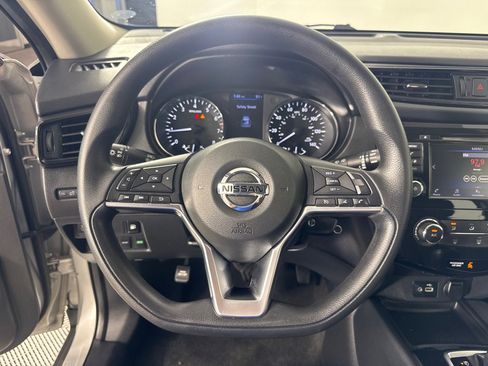 Used 2018 Nissan Rogue S image 14