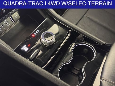 Used 2023 Jeep Grand Cherokee Limited w/ Luxury Tech Group II image 38