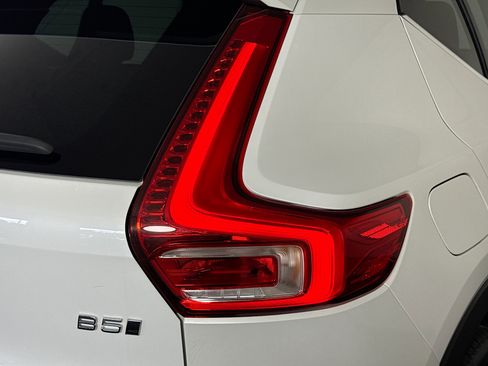Used 2025 Volvo XC40 B5 Core image 34