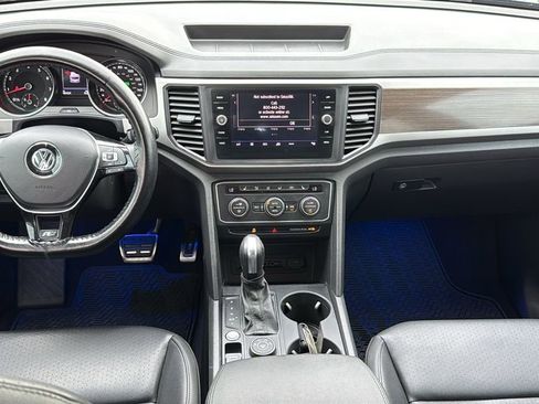 Used 2020 Volkswagen Atlas SE w/ Towing Package image 19