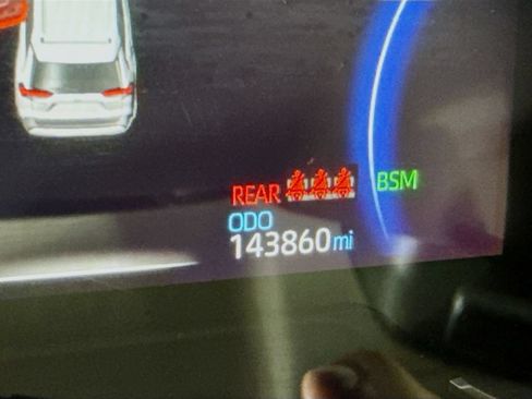Used 2019 Toyota RAV4 Limited w/ Carpet Mat Package AWD/4WD image 4