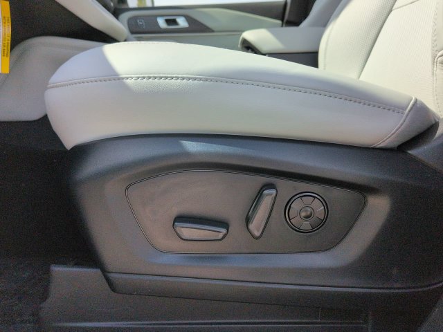 New 2026 Ford Explorer Platinum w/ LUX Leather Package AWD/4WD image 20
