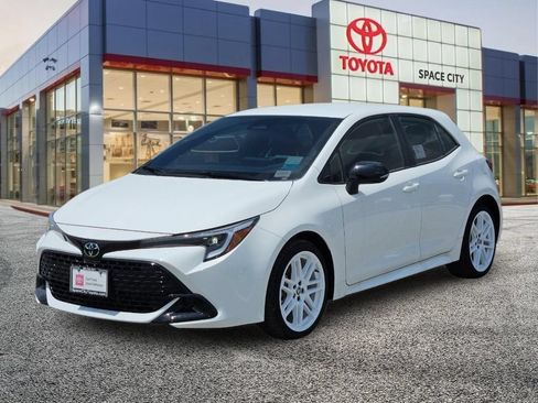 Certified 2026 Toyota Corolla SE FWD image 2