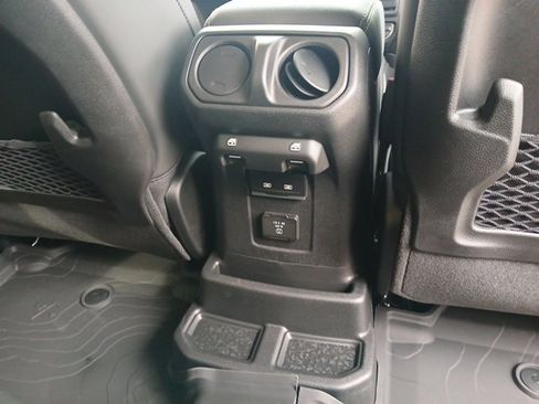 New 2025 Jeep Wrangler Unlimited Rubicon 392 image 31