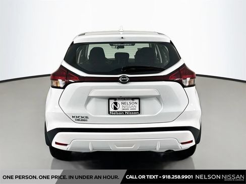 Certified 2025 Nissan Kicks Play S FWD image 6