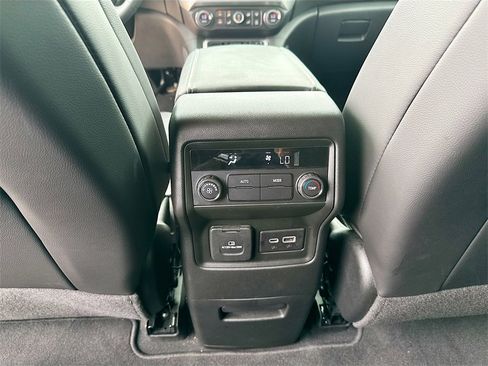 Used 2023 GMC Acadia SLT w/ Elevation Edition image 22