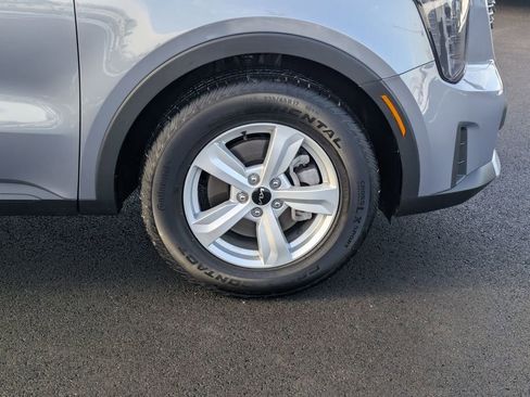 Used 2025 Kia Sorento LX image 22