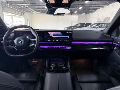 Used 2024 BMW i5 eDrive40i RWD image 14