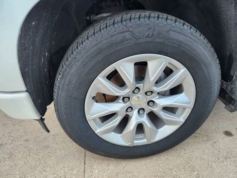 Used 2023 Chevrolet Silverado 1500 Custom image 8