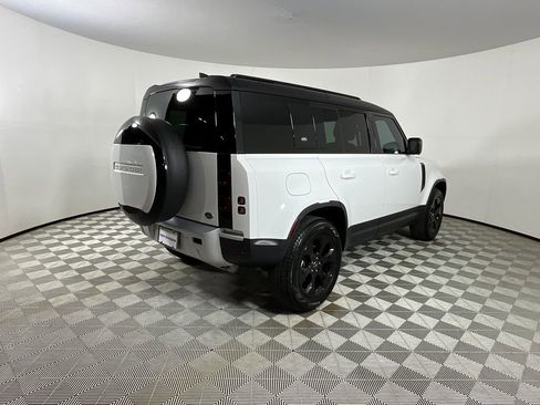 Used 2023 Land Rover Defender 110 S image 4