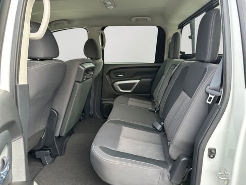 Used 2023 Nissan Titan SV image 15