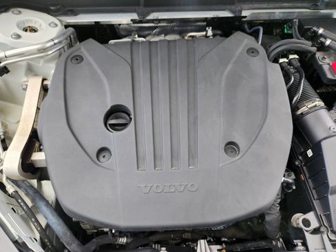 Used 2023 Volvo XC60 B5 Plus AWD/4WD image 20
