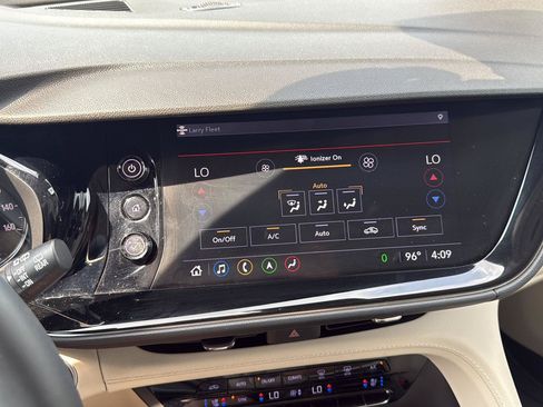 Used 2021 Buick Envision Avenir w/ Technology Package II AWD/4WD image 17