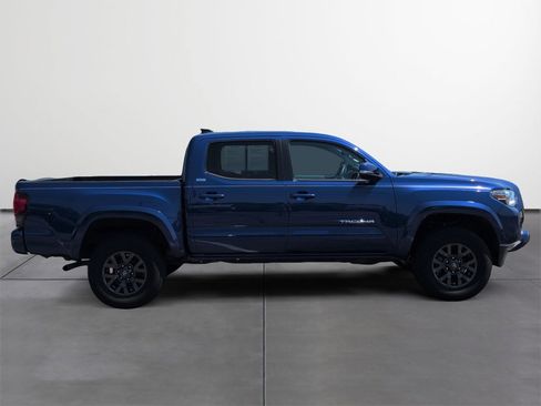 Used 2022 Toyota Tacoma SR5 w/ Technology Package RWD image 6