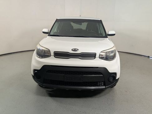 Used 2018 Kia Soul w/ Convenience Package FWD image 2