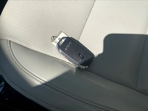 Used 2022 Kia Telluride S image 12