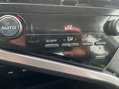 Used 2021 Toyota Camry SE image 33