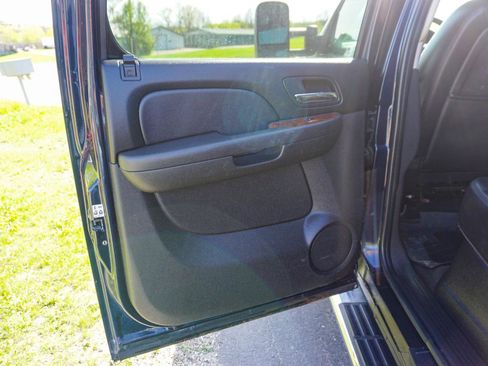 Used 2007 Chevrolet Silverado 1500 LTZ w/ Safety Package AWD/4WD image 28
