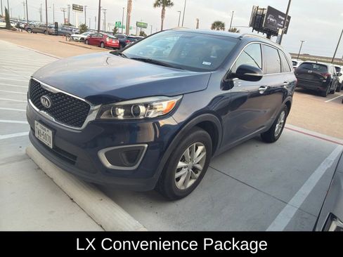 Used 2017 Kia Sorento FWD w/ LX Convenience Package image 1