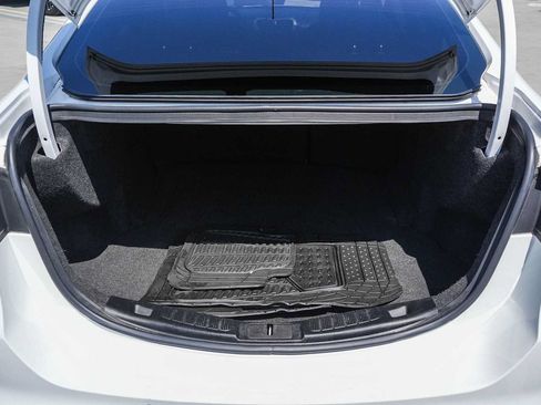 Used 2018 Ford Fusion SE w/ Fusion SE Technology Package FWD image 25