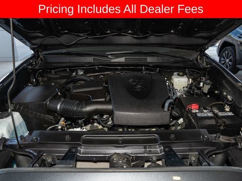 Used 2023 Toyota Tacoma TRD Off-Road AWD/4WD image 18